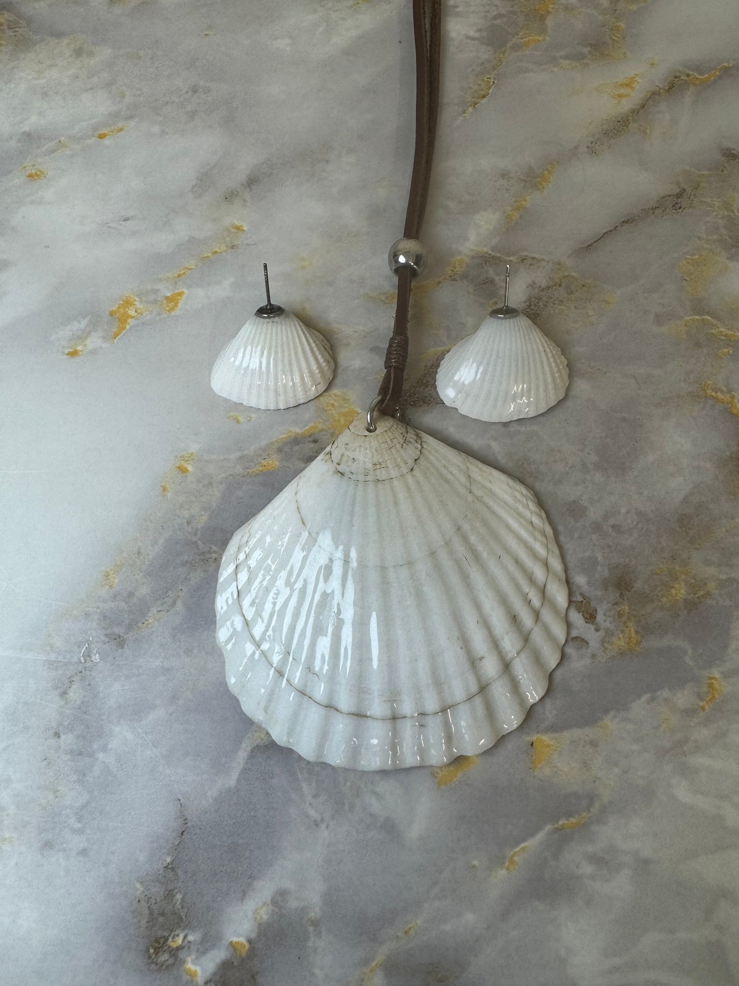 Manta Ray single necklace Resin‑Encased Shell Collection Shell Necklaces, Epoxy Resin Necklace with earrings