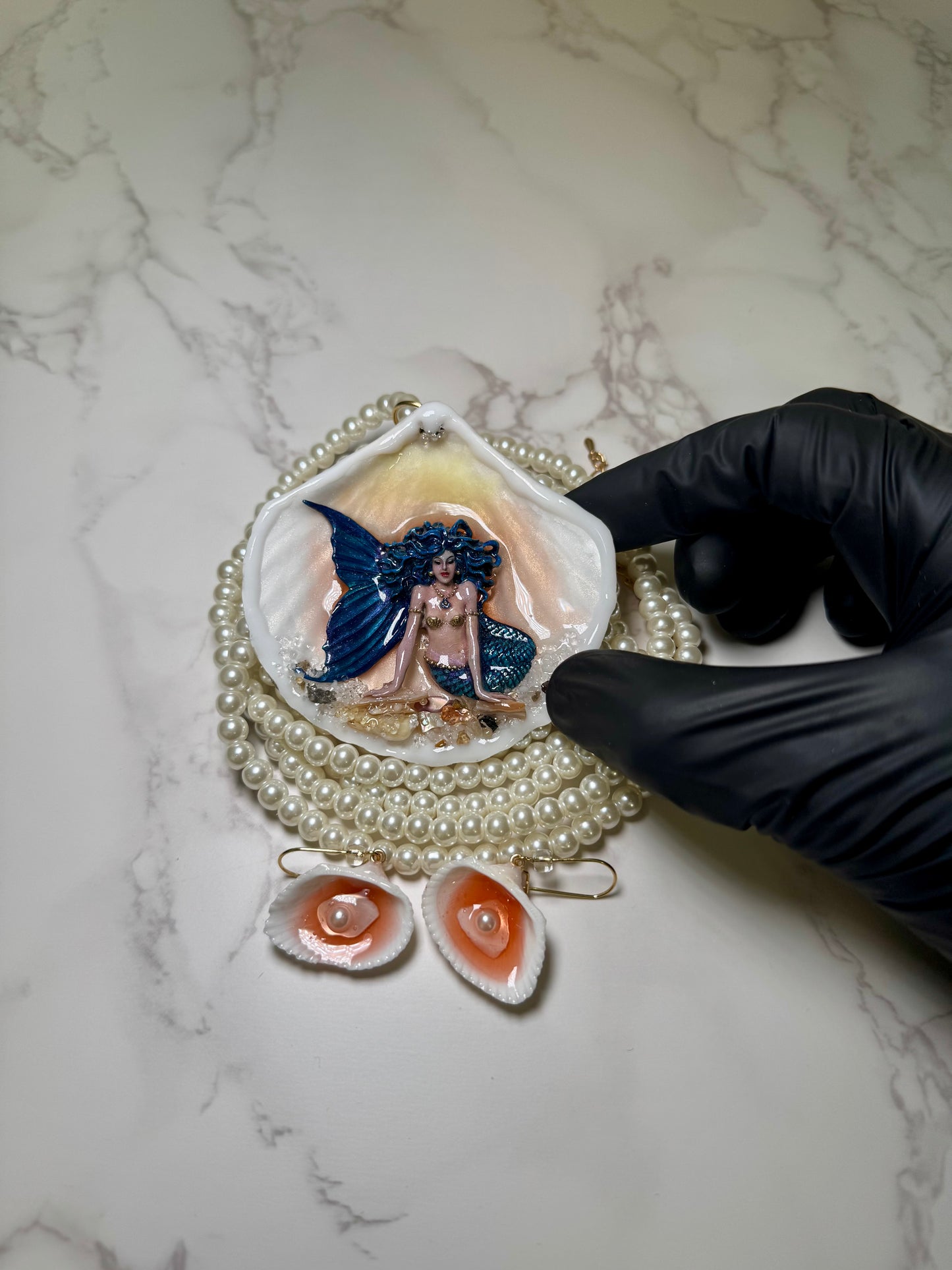 Nube Mermaid Sea Shell Necklace Set – Mermaid in Shell with UV Resin