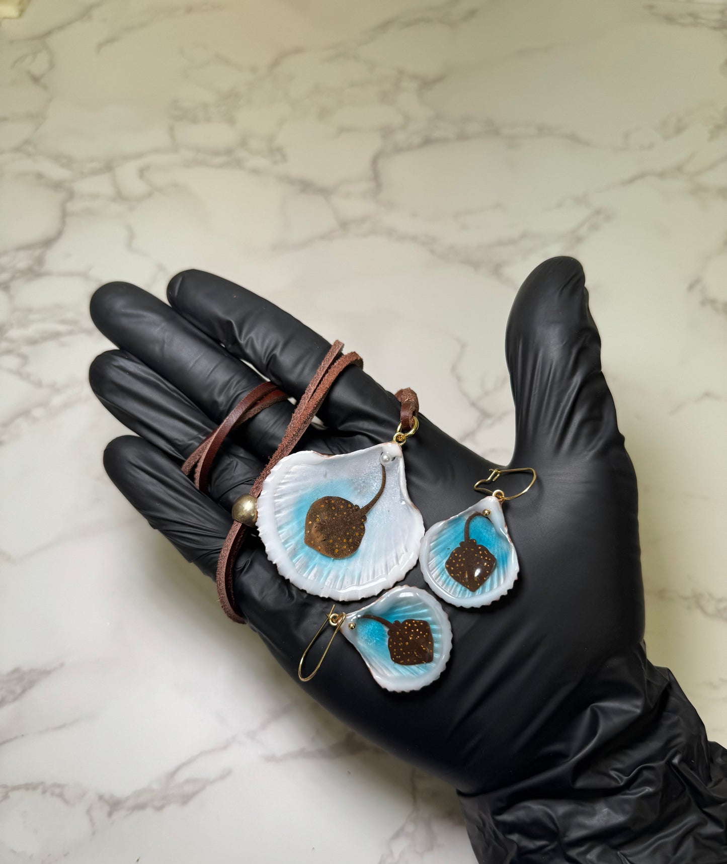 Set Dark Single Sting Ray Set Handmade Stingray Necklace Encapsulated in Real Shell with UV Resin