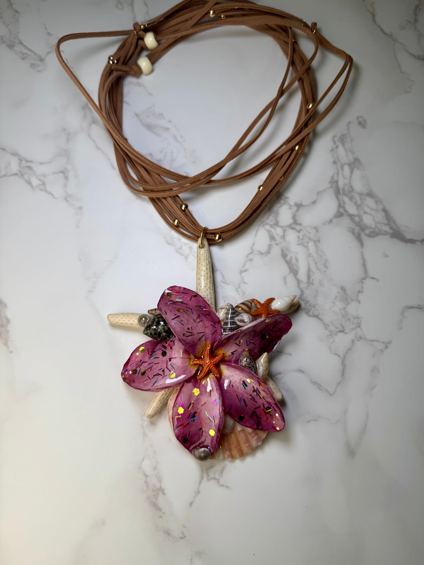 Petalo De Marea Natural Starfish Ocean Pendant – Encapsulated in UV Resin with Marine Elements.