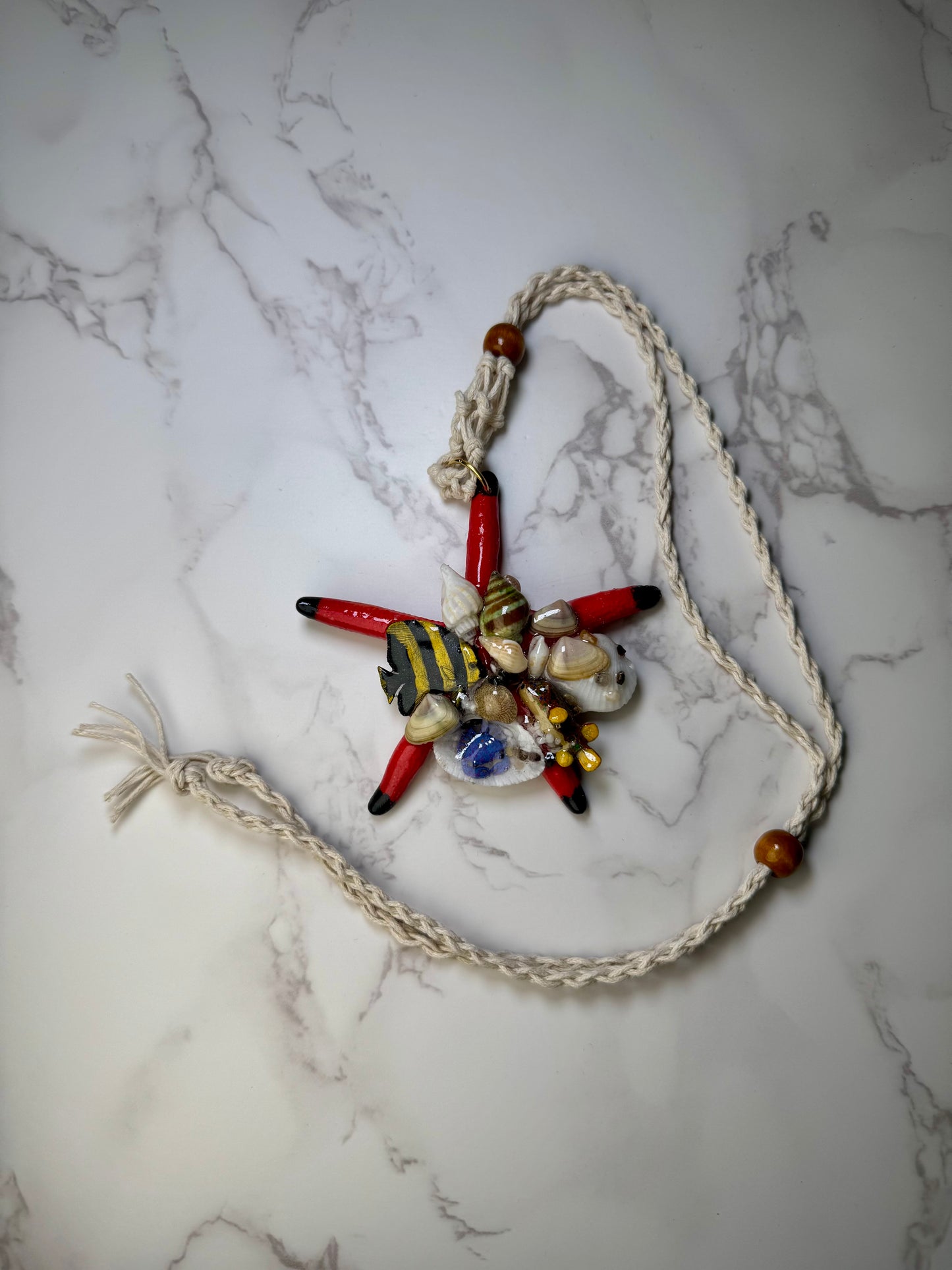 Petalo De la Orilla Natural Starfish Ocean Pendant – Encapsulated in UV Resin with Marine Elements.