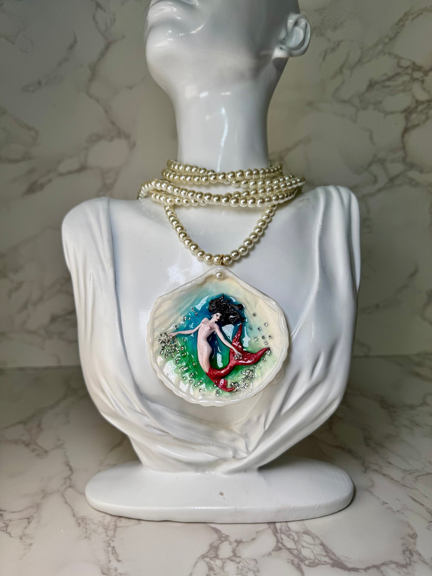 Rocio Mermaid Sea Shell Necklace Set– Mermaid in Shell with UV Resin
