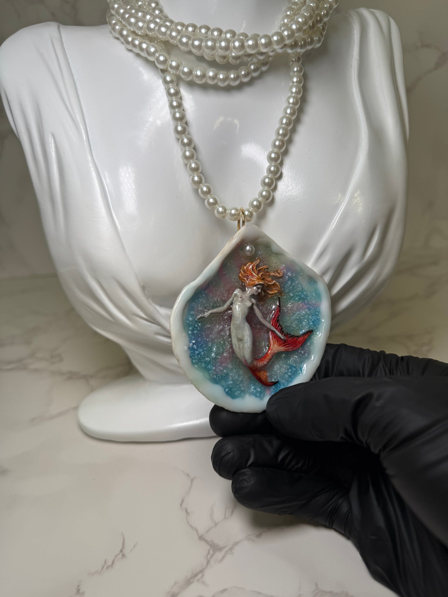 Francesa Mermaid Necklace Handmade Red-Haired Mermaid Necklace Encapsulated in Real Shell with UV Resin on Pearl Strand