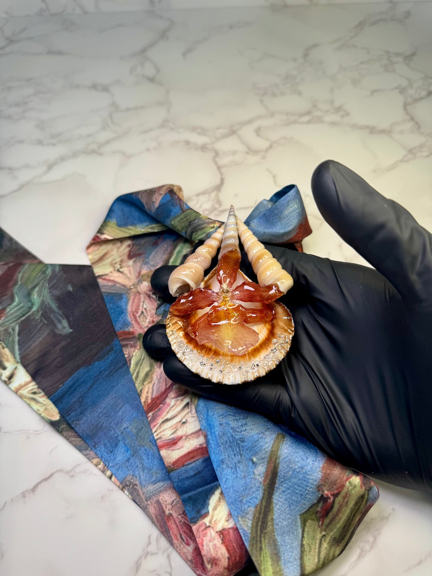 The Island Whisper – Seashell & Cattleya Serenity