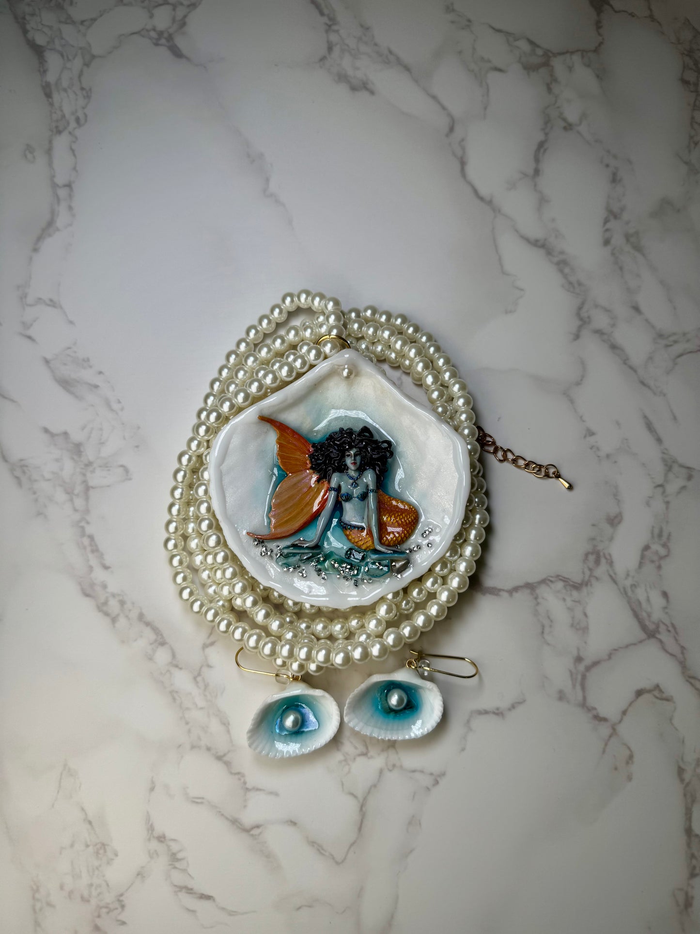 Nacar Mermaid Sea Shell Necklace Set– Mermaid in Shell with UV Resin