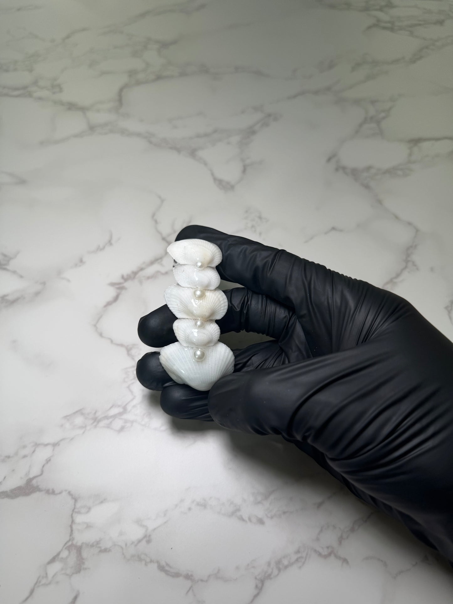 4 Pearls White Conch Hair Pin