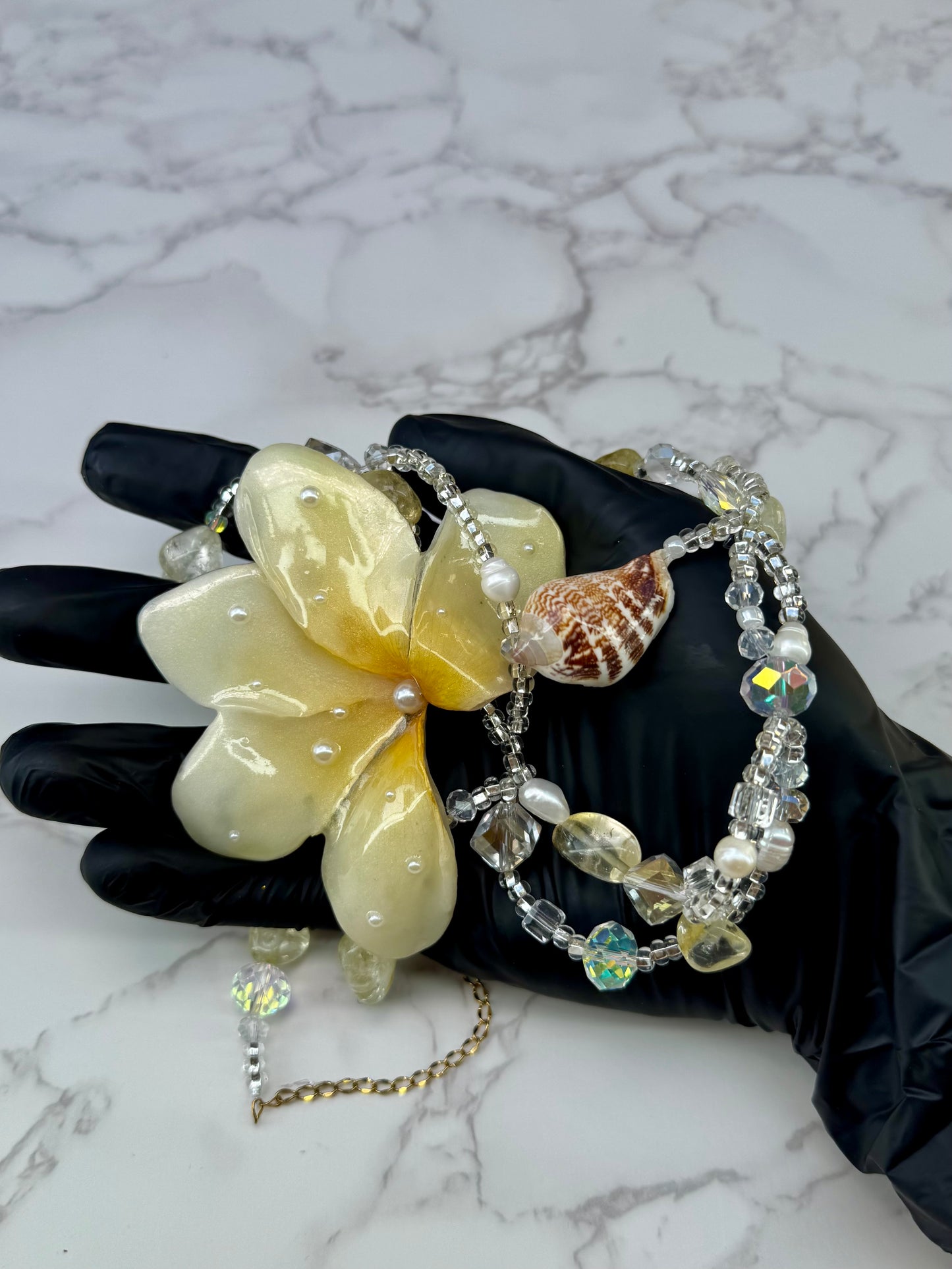 Ocean Pearl Plumeria White & Light Yellow Plumeria Necklace – Clear & Soft Yellow Crystal Beads with Small Seashell