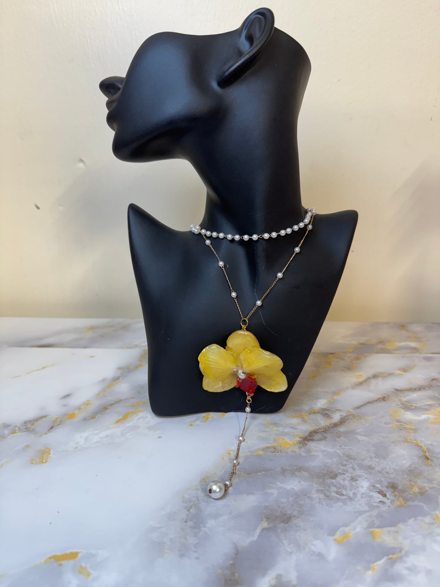 Real Yellow Orchid Resin Necklace Real orchid dried in silica gel and preserved in ultraviolet resin Stainless Steel chains with imitation pearls