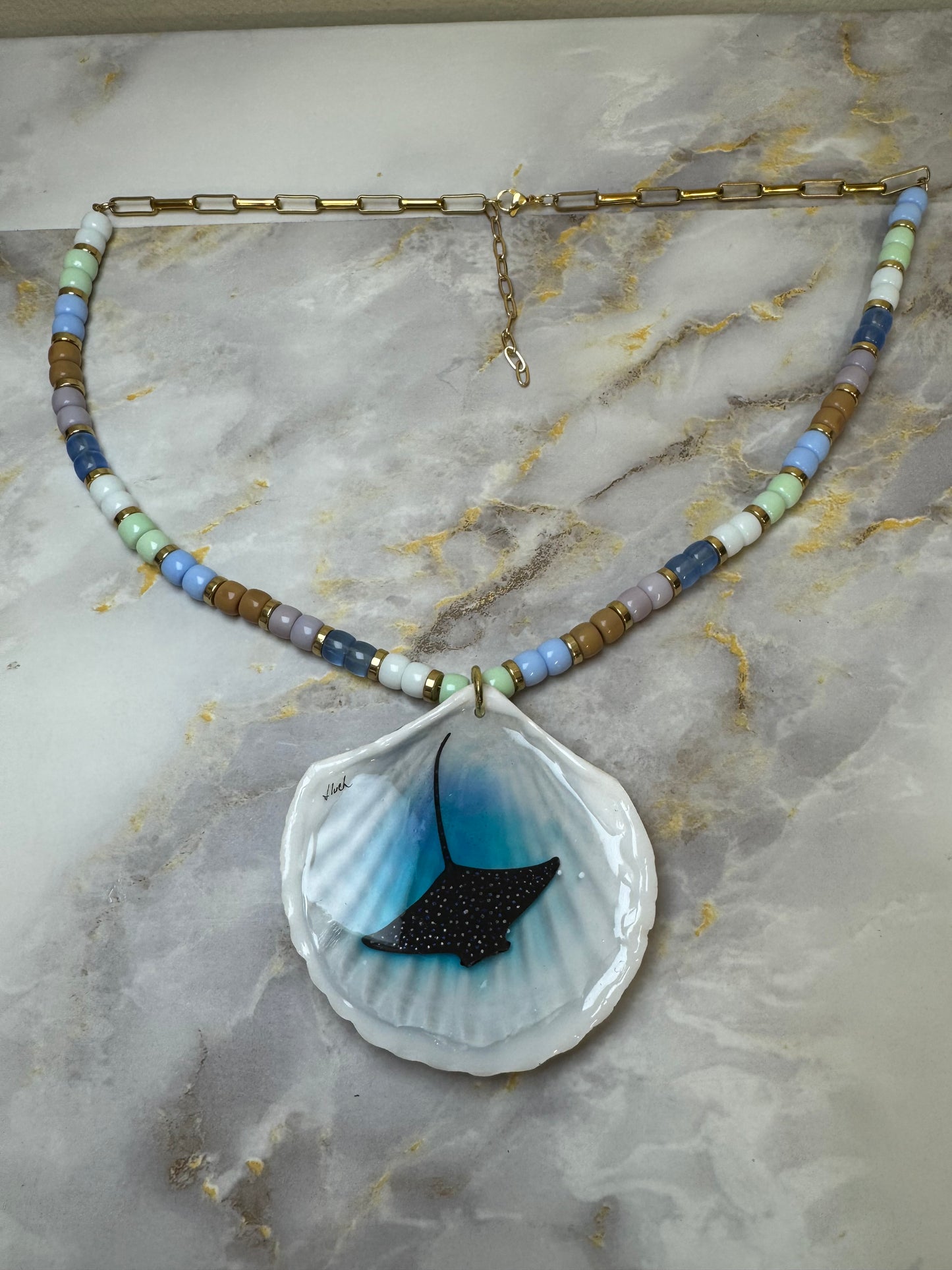 Single Manta Ray Necklace Resin‑Encased Shell Collection Shell Necklaces, Epoxy Resin Necklace