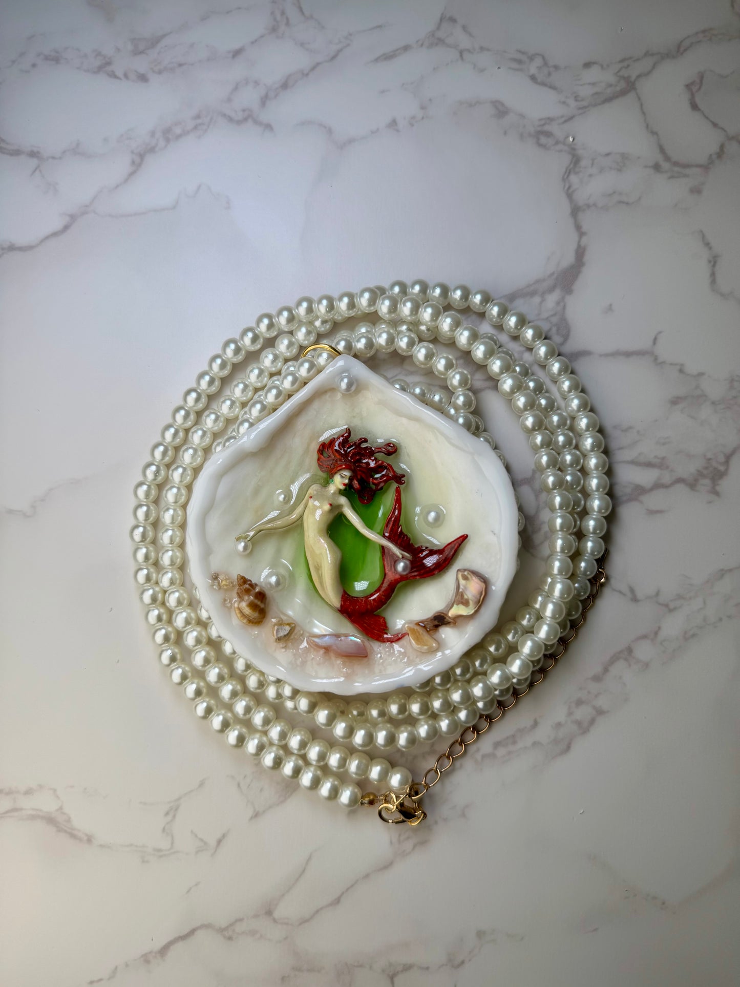 Winter Red Tail Mermaid Sea Shell Necklace – Mermaid in Shell with UV Resin