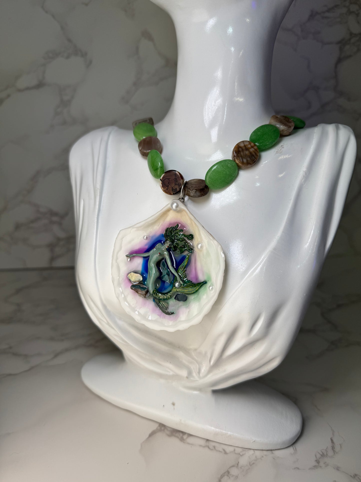 Spring Fresh All Green Mermaid Sea Shell Necklace – Mermaid in Shell with UV Resin