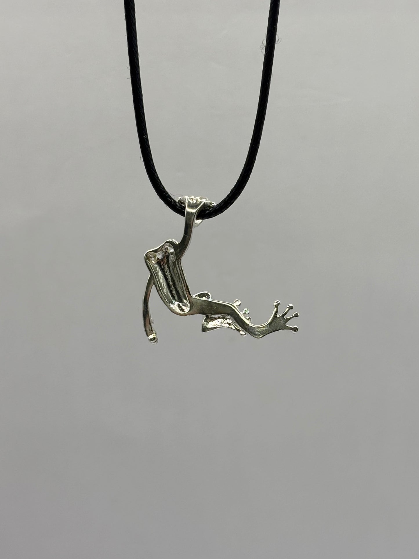 Happy Tree Frog Necklace, 3D pendant