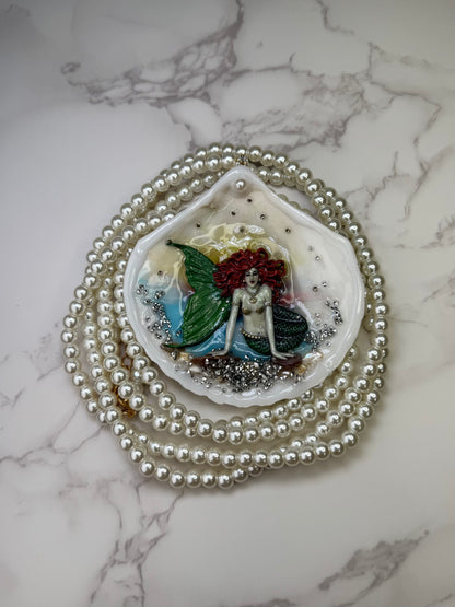 Nereya Mermaid Sea Shell Necklace  – Mermaid in Shell with UV Resin