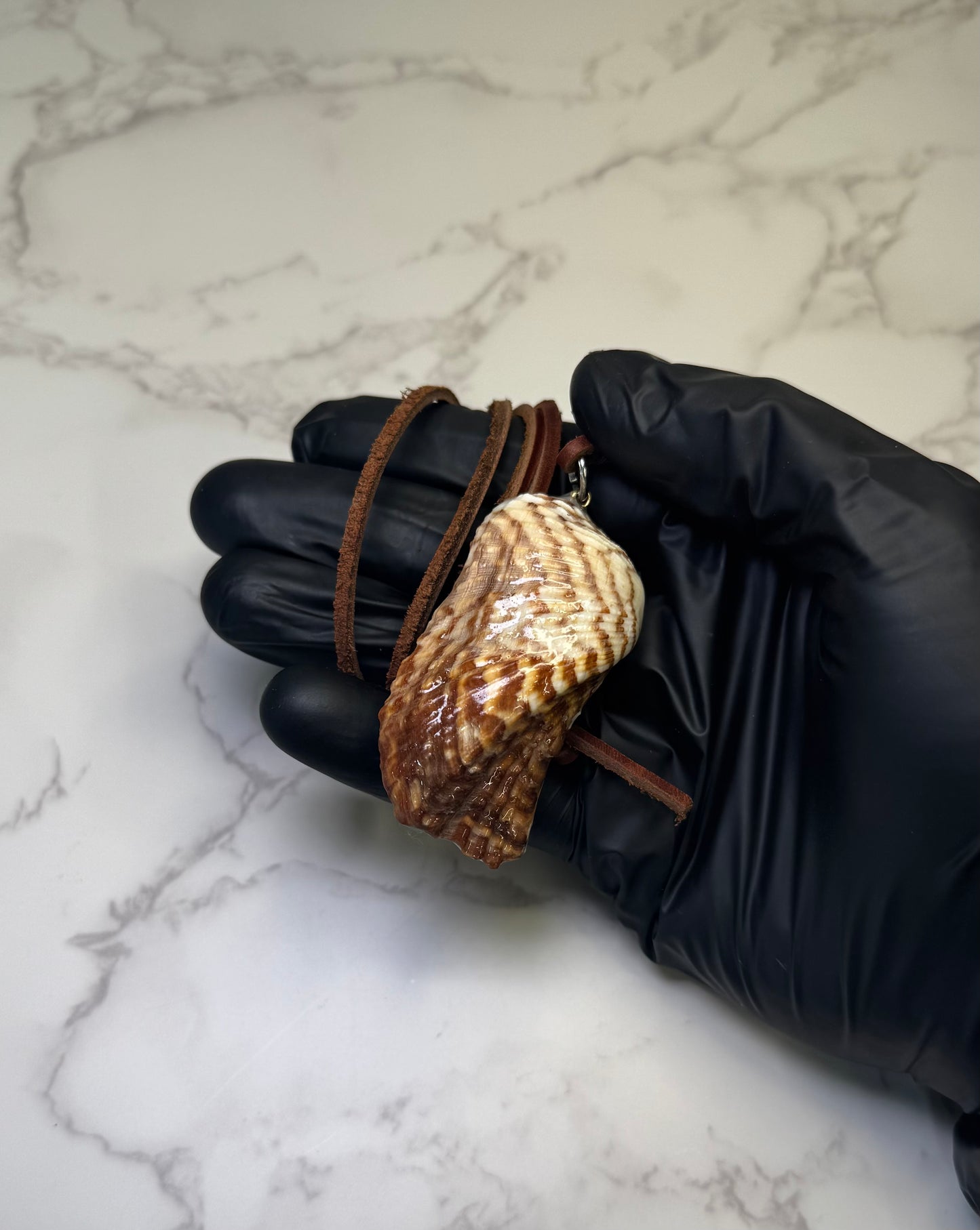 Seabreeze Serenade Exotic natural seashell featuring two silver 925 miniature seahorses (yellow–brown &amp; white–red), tiny clear balls, and sand encapsulated in clear UV resin