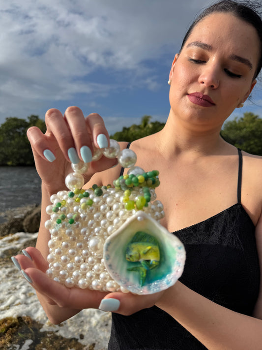 Verano-Pearl Seashell Mahi Charm Necklace Purse