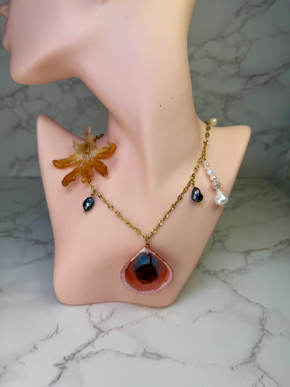 Golden Orchid Ray Minnie Natural Flower Preserved in Resin real orchid flower Centerpiece Necklace with Manta Ray Shell Stainless Steel Necklace
