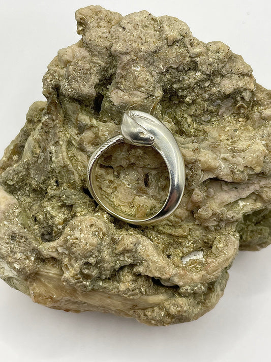 Thin Moray Eel Ring, Handcrafted Detailed Design in 925 Sterling Silver for Marine Life Enthusiasts, Made in USA