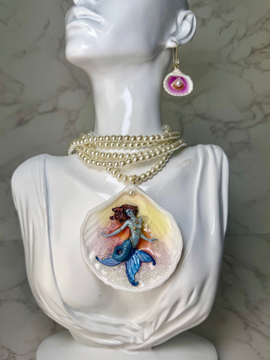 Arena Mermaid Sea Shell Necklace  Set – Mermaid in Shell with UV Resin.