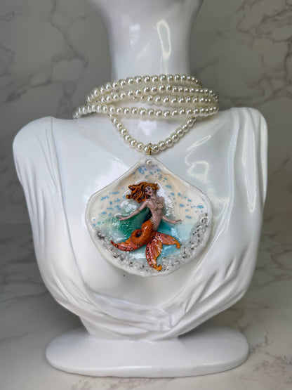 Siroka Mermaid Sea Shell Necklace  – Mermaid in Shell with UV Resin