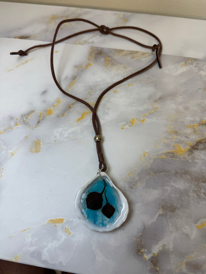 Double Sting Ray Resin‑Encased Shell Collection Shell Necklaces Sea Necklaces Epoxy Resin Necklace