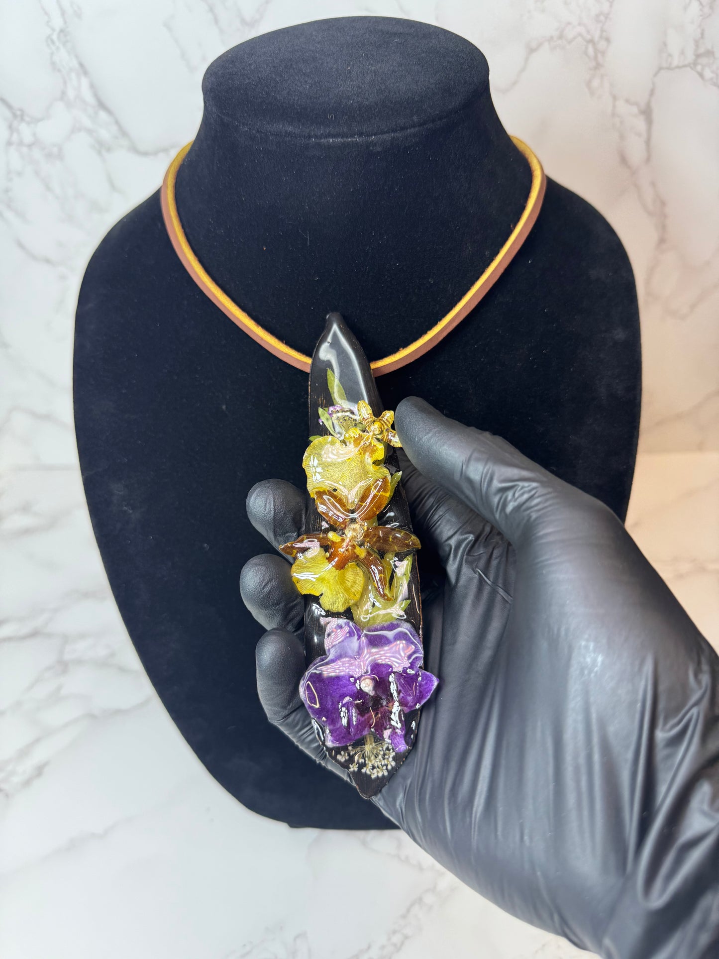 2 Natural green Leaf Preserved in resin with flowers with Beautiful Scarf & leather necklace