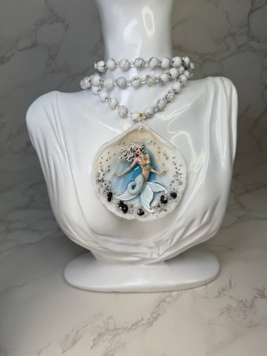 Boreas  Mermaid Sea Shell Necklace  – Mermaid in Shell with UV Resin