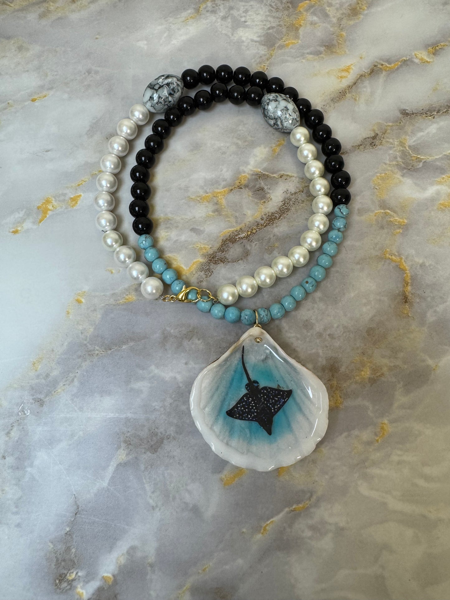Spotted Eagle Ray with Imitation Pearls Necklace Resin‑Encased Shell Collection Shell Necklaces, Epoxy Resin Necklace