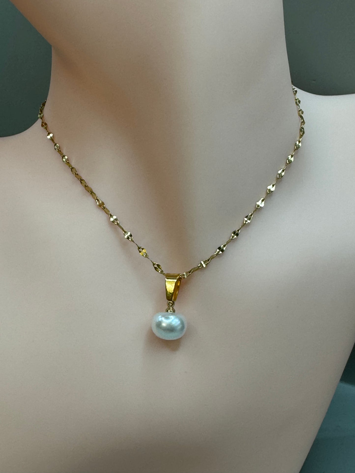 18K Gold Plated Stainless Steel & Round Pearl Pendant Necklace & Stud Earrings Set for Women