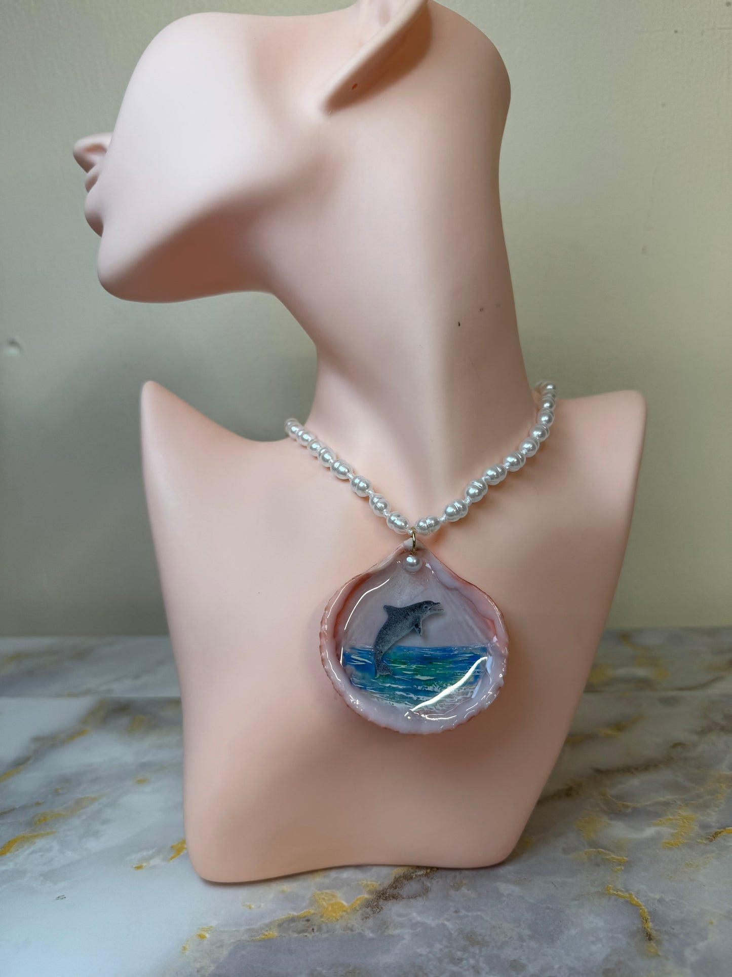 Beautiful Dolphin Necklace Resin‑Encased Shell Collection Shell Necklaces, Epoxy Resin Necklace