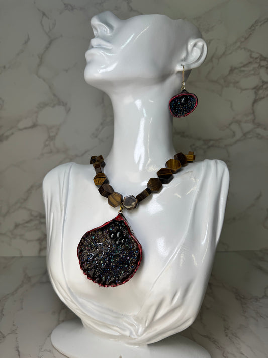 Sueno Perlado Sea Shell Necklace  Set–  Necklace in Shell with UV Resin Epoxy