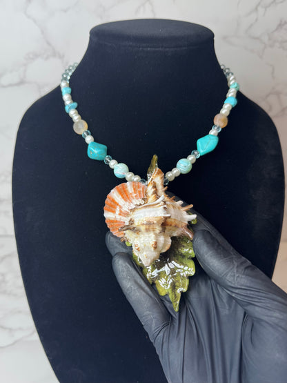 4 Natural green Leaf Preserved in resin with sea shells with Beautiful Scarf & leather necklace