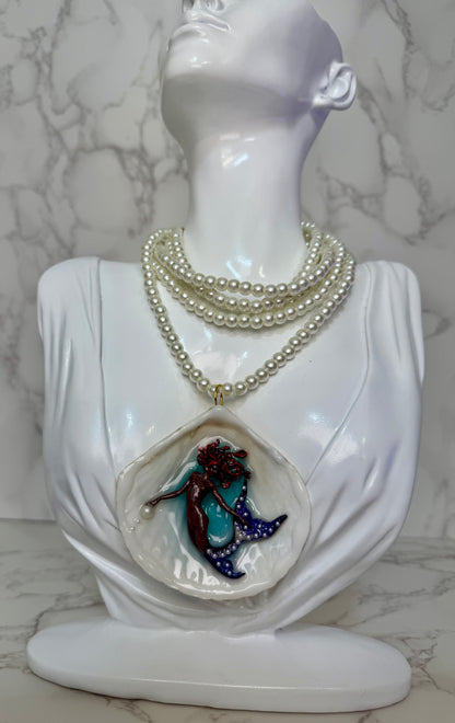 Morena Mermaid Necklace Handmade Brown-Skinned Mermaid Necklace Encapsulated in Real Shell with UV Resin on Pearl Strand