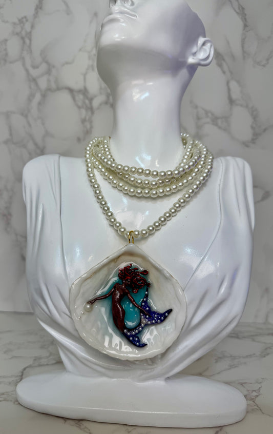 Morena Mermaid Necklace Handmade Brown-Skinned Mermaid Necklace Encapsulated in Real Shell with UV Resin on Pearl Strand