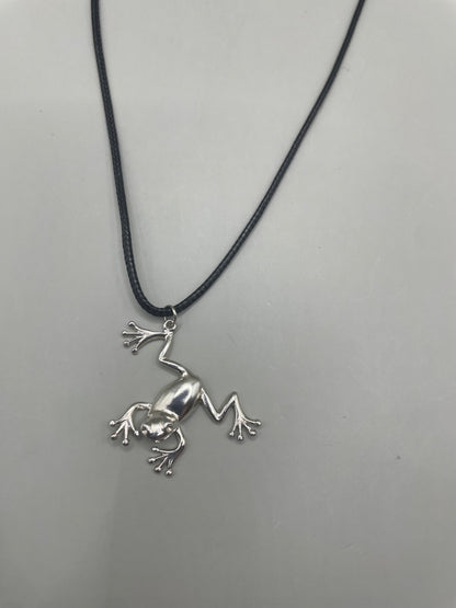 Hanging Tree Frog Necklace, 925 Sterling Silver