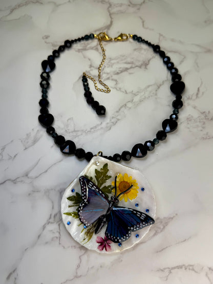 Mariposas del Mar Natural Seashell synthetic Butterfly Necklace | Handmade Coastal Jewelry | UV Resin Ocean Art