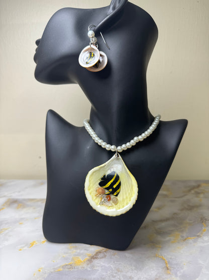 Spadefish Resin‑Encased Shell Collection Shell Necklaces Sea Necklaces Epoxy Resin Necklace and Earrings Jewelry Set Spadefish and Shell