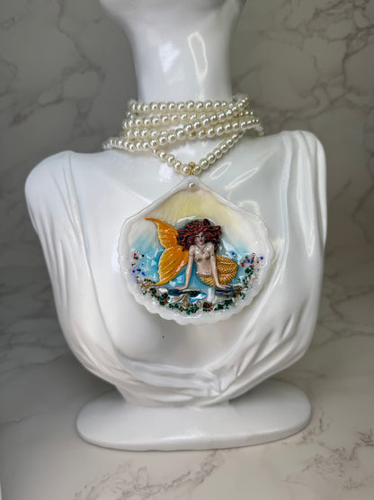 Alisea Mermaid Sea Shell Necklace  – Mermaid in Shell with UV Resin