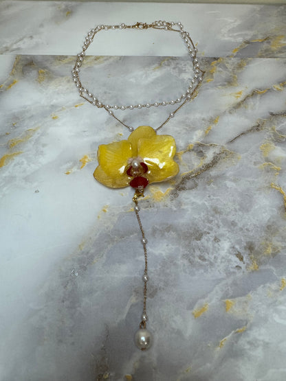 Real Yellow Orchid Resin Necklace Real orchid dried in silica gel and preserved in ultraviolet resin Stainless Steel chains with imitation pearls