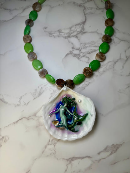 Spring Fresh All Green Mermaid Sea Shell Necklace – Mermaid in Shell with UV Resin