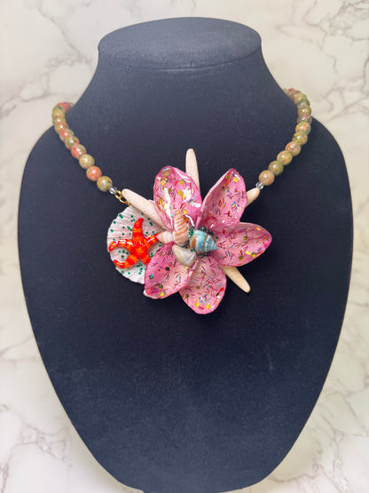 Bahia Estrella_Flor Natural Starfish Ocean Pendant – Encapsulated in UV Resin with Marine Elements.