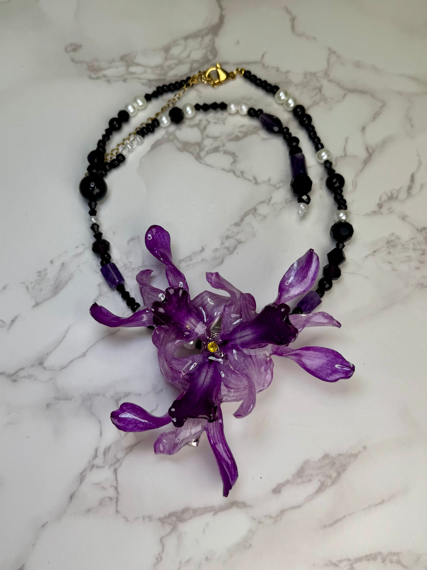 Unidas en Flor Real Preserved Flower Necklace & Hair Clip | Handmade Botanical Jewelry | Multifunctional Floral Art