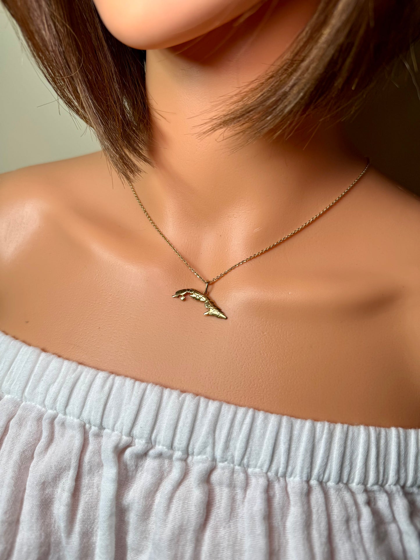 My Isla Necklace Mapa de Cuba, Oro 10 Kilates, Solo el Dije, Handcrafted Cuba Mapa 10K Gold Pendant with the 15 Provinces, 
La cadena no está incluida