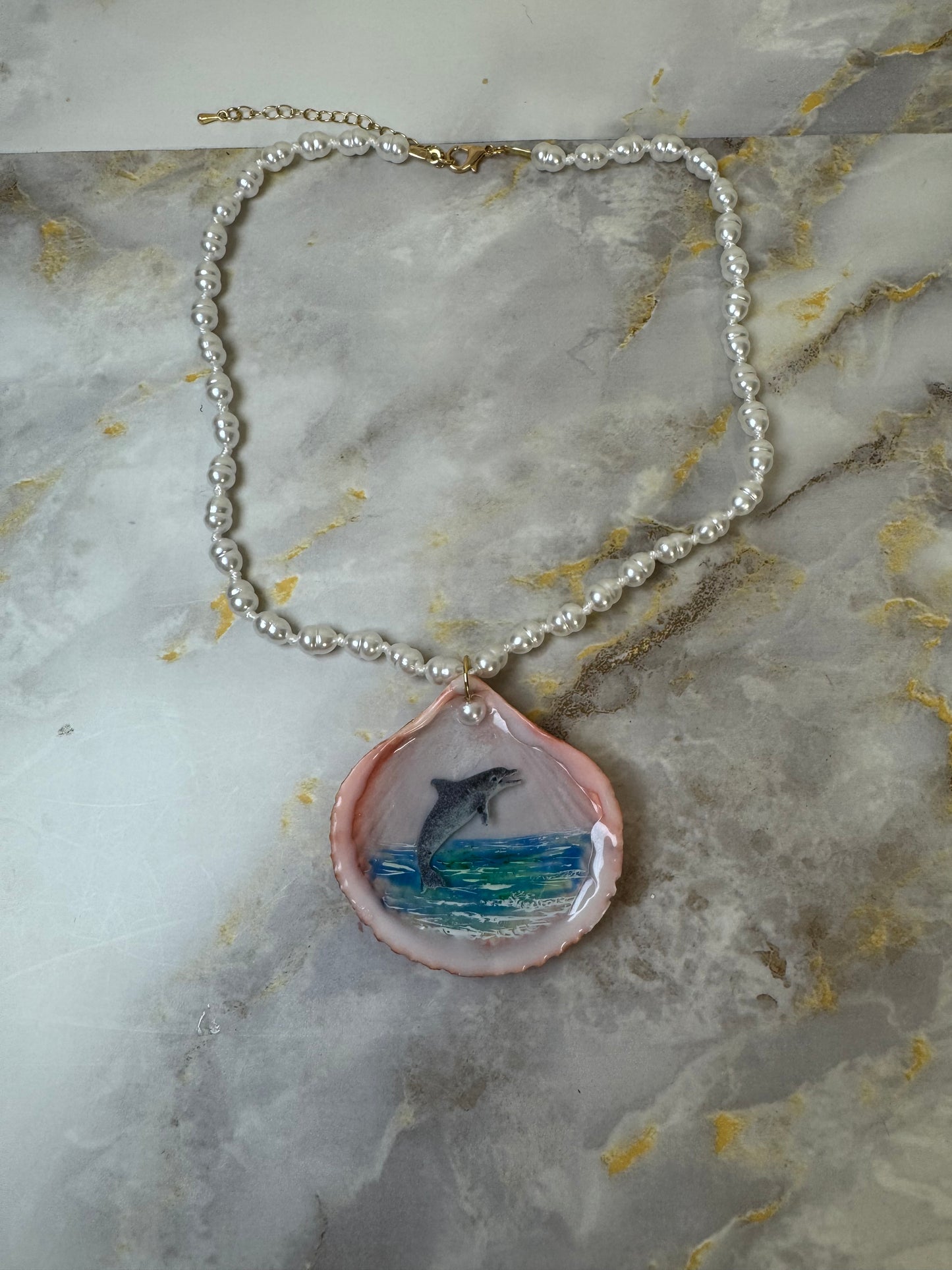 Beautiful Dolphin Necklace Resin‑Encased Shell Collection Shell Necklaces, Epoxy Resin Necklace