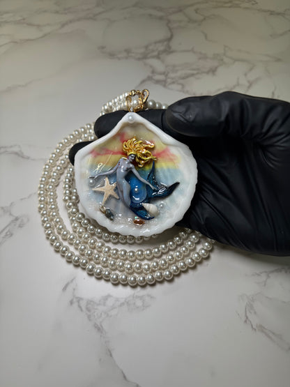 July Blonde Hair Sea Star Mermaid Sea Shell Necklace – Mermaid in Shell with UV Resin