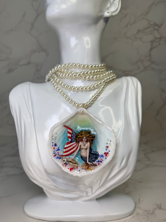 Mistral Mermaid Sea Shell Necklace  – Mermaid in Shell with UV Resin