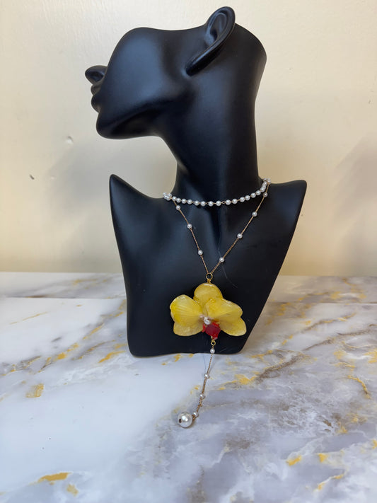 Real Yellow Orchid Resin Necklace Real orchid dried in silica gel and preserved in ultraviolet resin Stainless Steel chains with imitation pearls