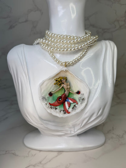 Brisa  Mermaid Sea Shell Necklace  – Mermaid in Shell with UV Resin