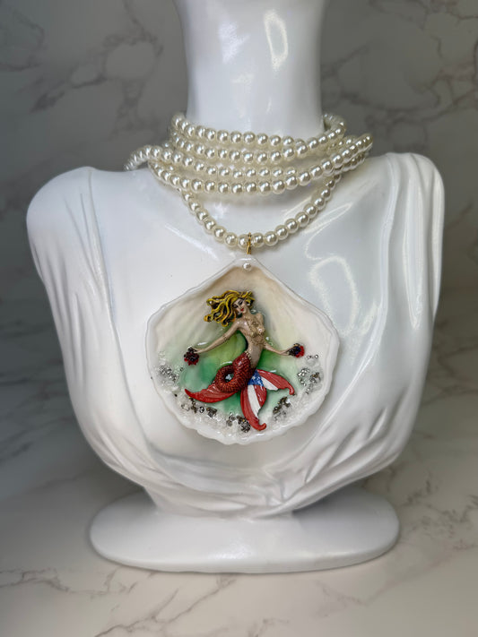 Brisa  Mermaid Sea Shell Necklace  – Mermaid in Shell with UV Resin