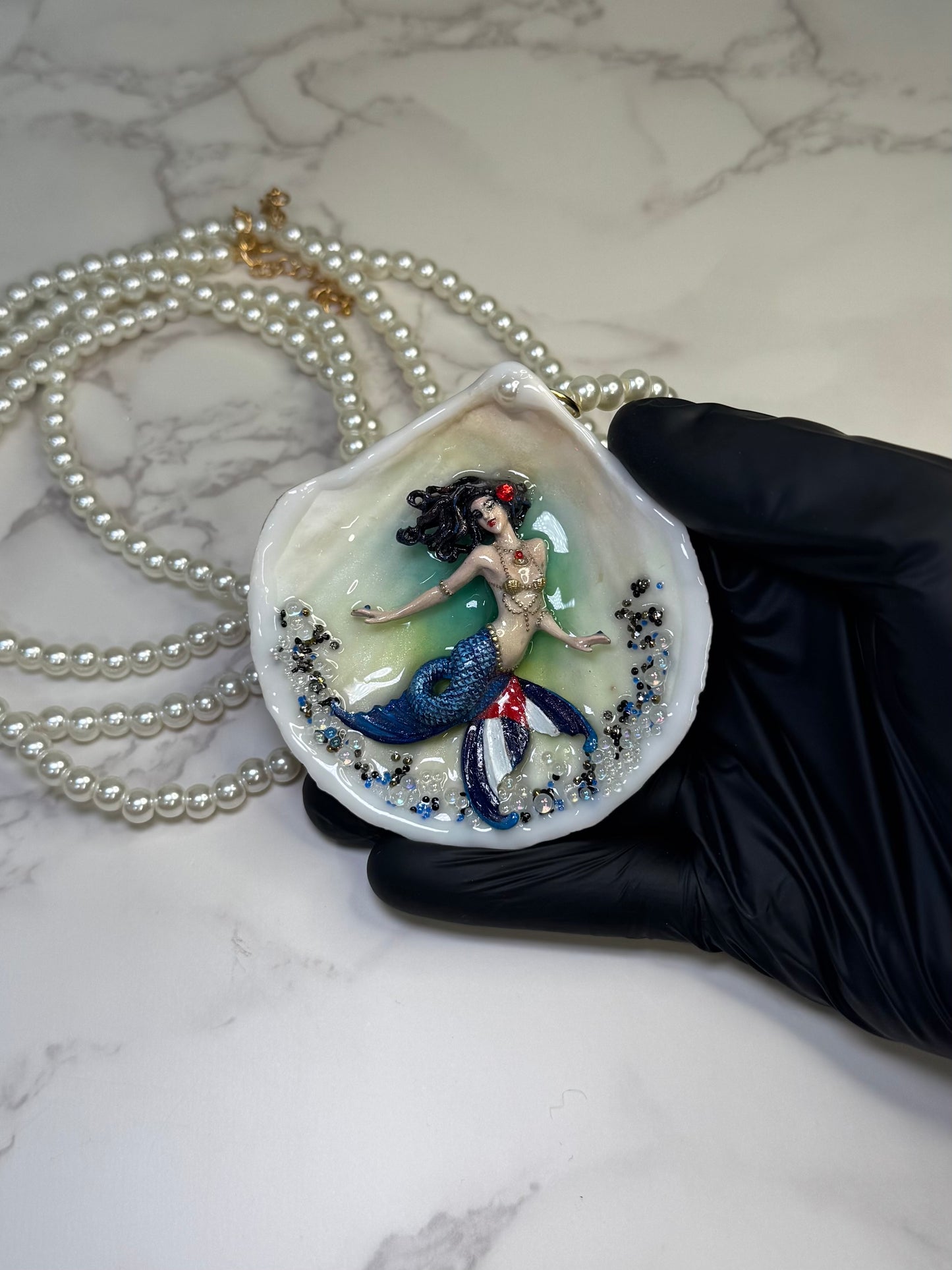 Levántate Cuba Mermaid Sea Shell Necklace  – Mermaid in Shell with UV Resin
