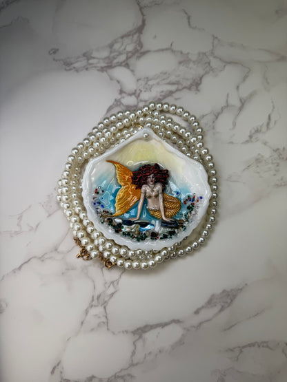 Alisea Mermaid Sea Shell Necklace  – Mermaid in Shell with UV Resin